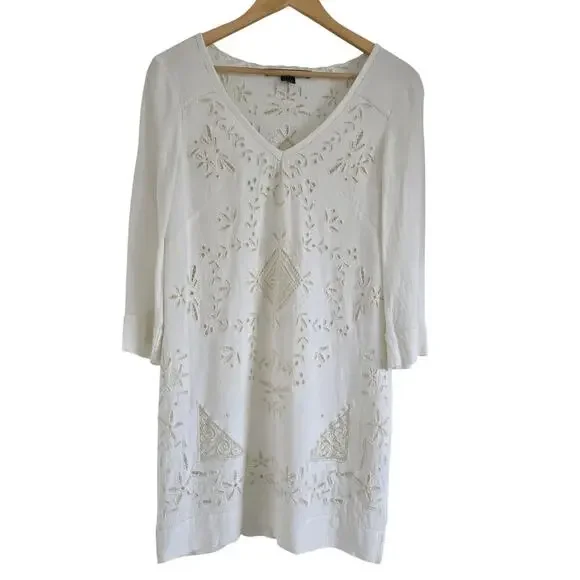 green emerald velvet dress Ivory Embroidered French Lace – Monique main image 1